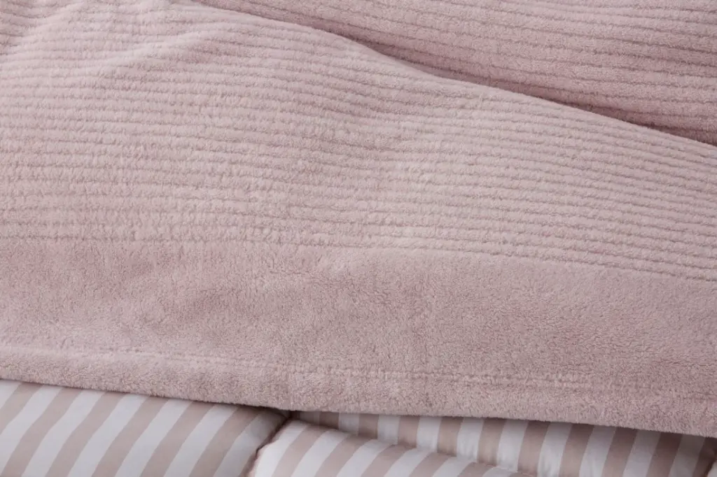 sabanas-de-invierno-tejido-coralina-tacto-peluche-965-nude (5).webp