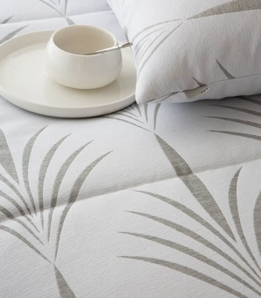 edredon-jacquard-viesgo-c01-gris (2).webp