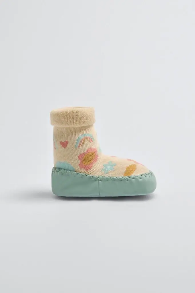 calcetin-zapatilla-bebe-termico-52882-ysabel-mora-2.webp