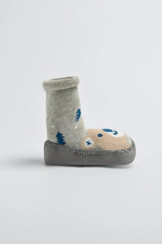 calcetin-zapatilla-bebe-termico-52883-ysabel-mora-2.webp