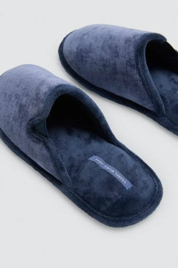 zapatillas-hombre-24077-ysabel-mora-4.webp