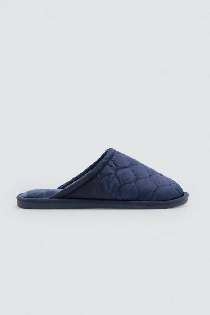 zapatillas-hombre-24082-ysabel-mora-4.webp