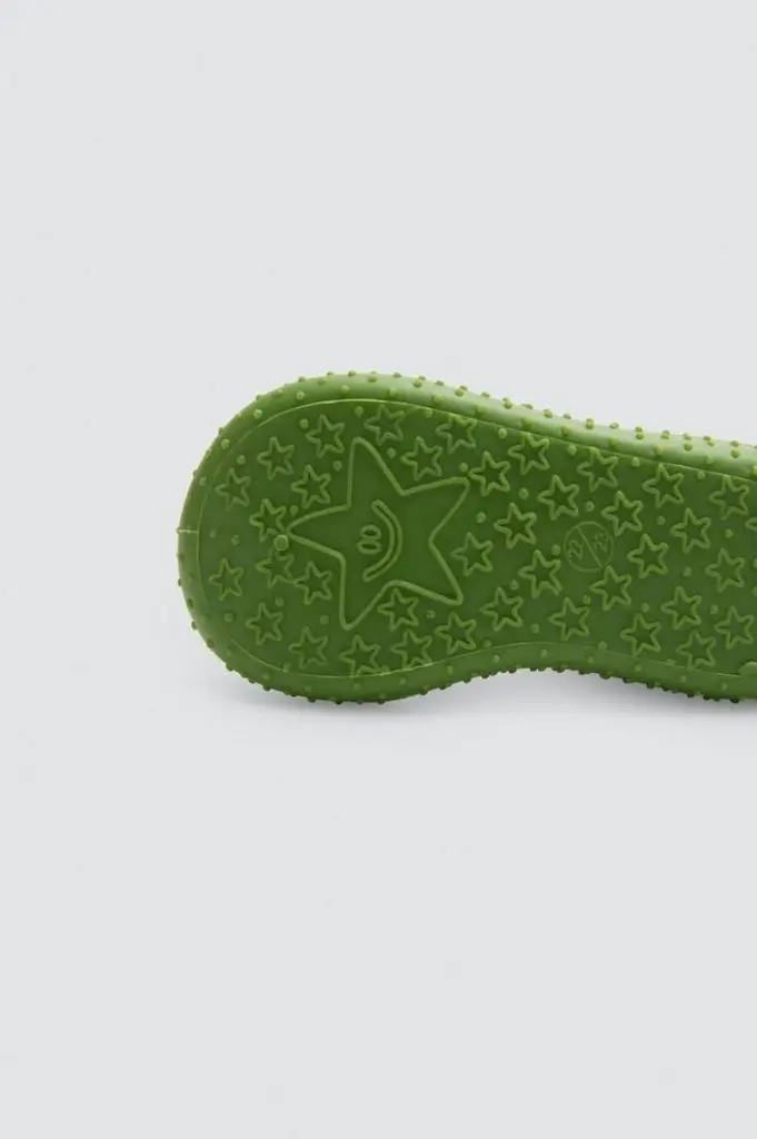 zapatilla-calcetin-bebé-térmico-54041-6-ysabel-mora.webp