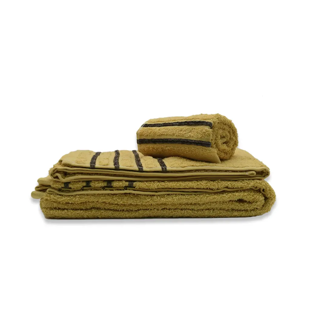 JUEGO DE TOALLAS 600GR 3 PIEZAS CHENILE MOSTAZA 2.webp