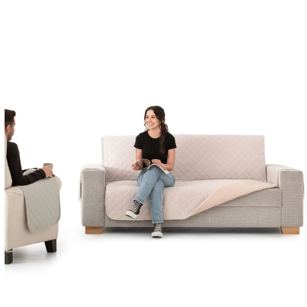 FUNDA-CUBRE-SOFÁ-ACOLCHADO-REVERSIBLE-COUCH-COVER-BEIGE-BELMARTI-1.webp