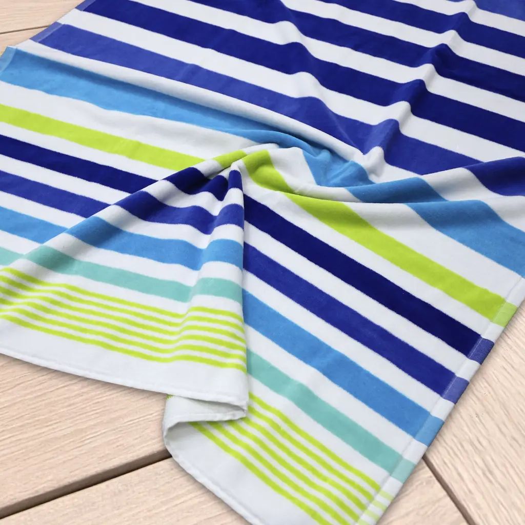 toalla-playa-terciopelo-65461-nakee-90x165-secaneta-3.webp