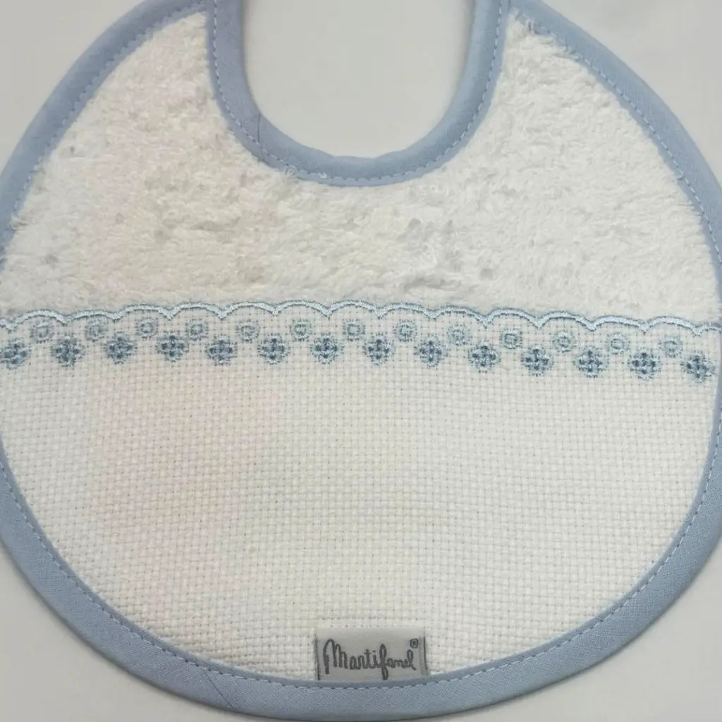 pack-2-baberos-para-bordar-05-qb01-2-blanco-azul-martifanel.webp