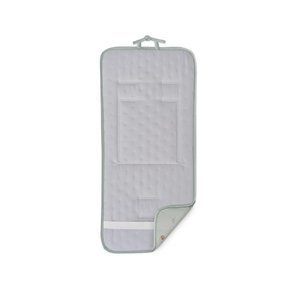 colchoneta-reversible-modelo-granja-koala-verde-interbaby-1.webp