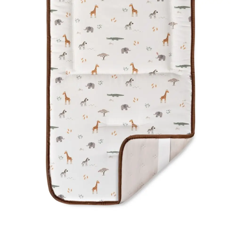colchoneta-reversible-modelo-jirafa-savanna-beige-interbaby-3.webp
