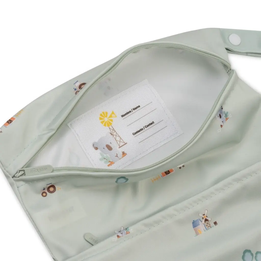 set-pack-2-bolsas-ropa-impermeable-granja-koala-verde-interior-interbaby.webp